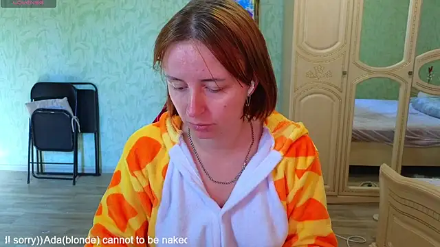 Snapshot of DanaMartina chatting on 24, 10, 2025 DanaMartina online show from 24, 10, 2025