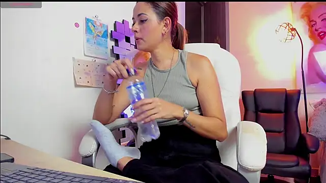 Snapshot of KimberlySaen chatting on 28, 2, 2026 KimberlySaen online show from 28, 2, 2026