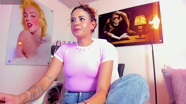 Snapshot of KimberlySaen chatting on 5, 3, 2026 KimberlySaen online show from 5, 3, 2026