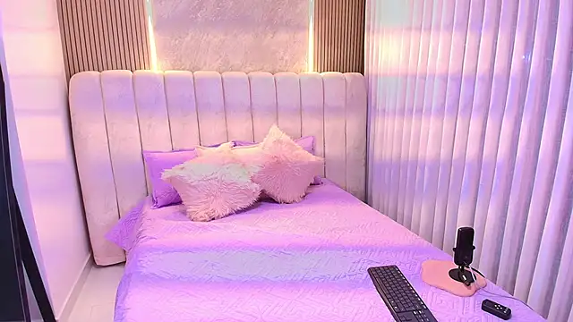 emyli sw  online show from 21, 11, 2025