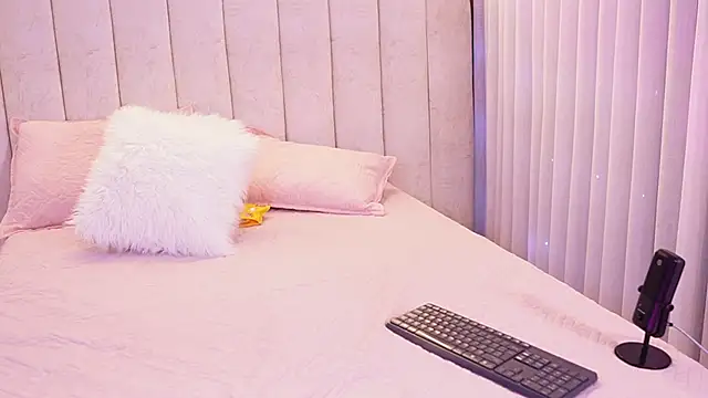 emyli sw  online show from 15, 12, 2025