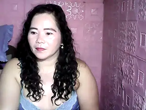 hotpusie 4u online show from 19, 11, 2025