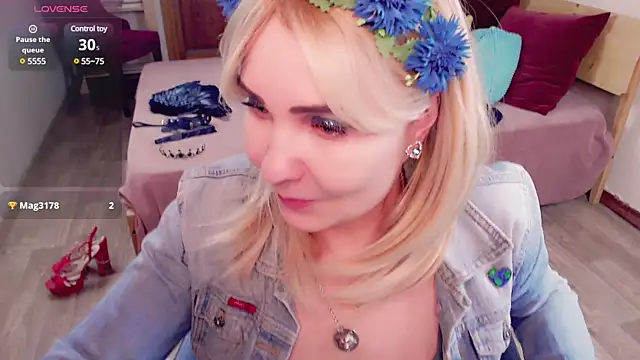 Snapshot of _unique_cam_ chatting on 2, 2, 2025 unique cam online show from 2, 2, 2025