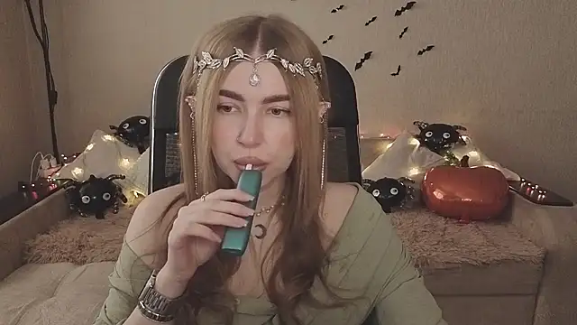 ViolettaLopez online show from 30, 10, 2025