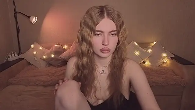 ViolettaLopez online show from 16, 3, 2026