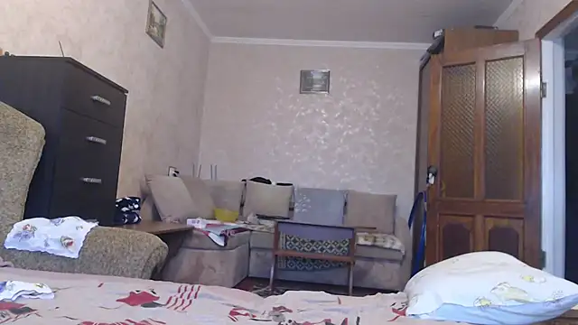 Snapshot of Amy_August chatting on 11, 11, 2025 Amy August online show from 11, 11, 2025