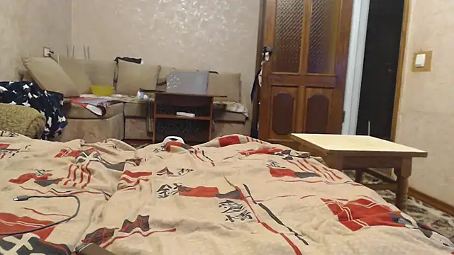 Snapshot of Amy_August chatting on 12, 11, 2025 Amy August online show from 12, 11, 2025