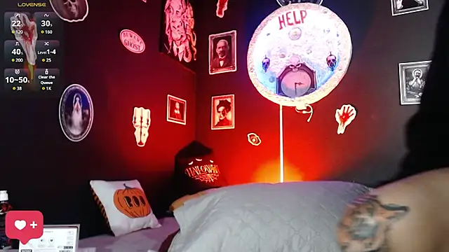 Snapshot of girl_intense444 chatting on 15, 10, 2025 girl intense444 online show from 15, 10, 2025