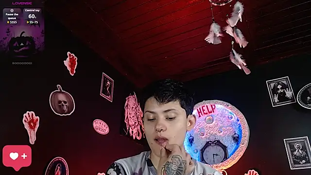 Snapshot of girl_intense444 chatting on 20, 10, 2025 girl intense444 online show from 20, 10, 2025