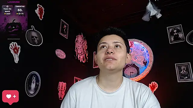 Snapshot of girl_intense444 chatting on 25, 10, 2025 girl intense444 online show from 25, 10, 2025