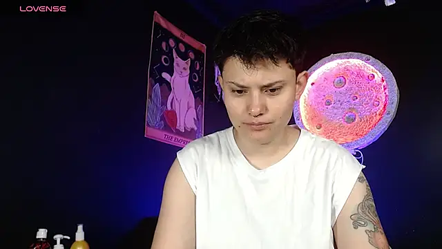 Snapshot of girl_intense444 chatting on 8, 11, 2025 girl intense444 online show from 8, 11, 2025