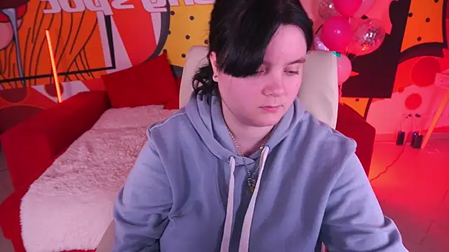 Snapshot of LittleShyy chatting on 19, 2, 2026 LittleShyy online show from 19, 2, 2026