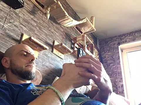 kissfreak85 online show from 26, 12, 2024