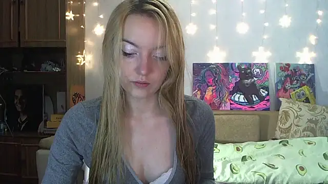 Snapshot of SecretSophia chatting on 3, 12, 2024 SecretSophia online show from 3, 12, 2024