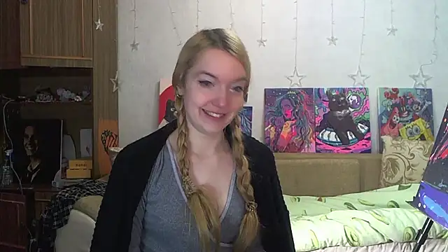 Snapshot of SecretSophia chatting on 10, 12, 2024 SecretSophia online show from 10, 12, 2024