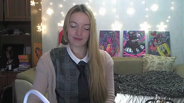 Snapshot of SecretSophia chatting on 9, 1, 2025 SecretSophia online show from 9, 1, 2025