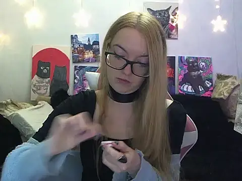 Snapshot of SecretSophia chatting on 31, 10, 2025 SecretSophia online show from 31, 10, 2025