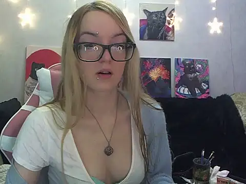 Snapshot of SecretSophia chatting on 22, 11, 2025 SecretSophia online show from 22, 11, 2025