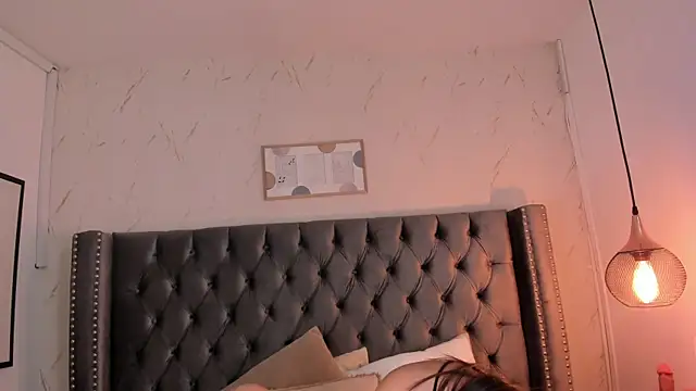 Snapshot of Kim_Blane chatting on 6, 2, 2026 Kim Blane online show from 6, 2, 2026