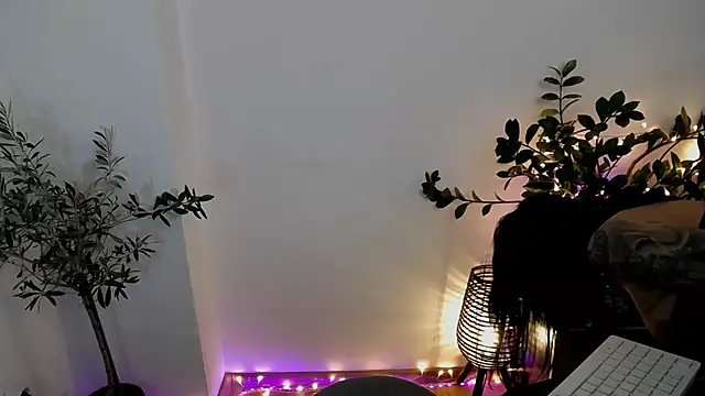 Snapshot of Xentthia chatting on 20, 11, 2025 Xentthia online show from 20, 11, 2025