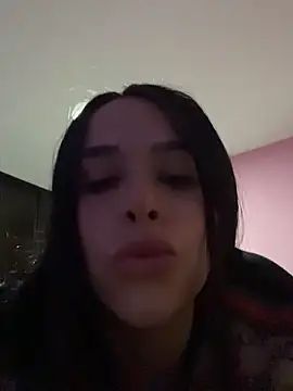 Snapshot of cristalbaby2 chatting on 24, 11, 2025 cristalbaby2 online show from 24, 11, 2025