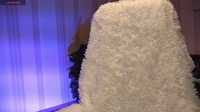 Danielle Thomas online show from 10, 1, 2025