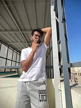 arhan3043 online show from 4, 2, 2026