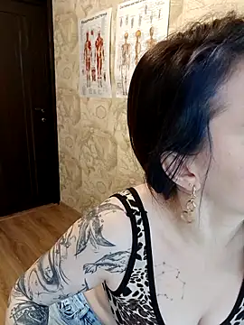 Snapshot of LazyTanukii chatting on 7, 11, 2025 LazyTanukii online show from 7, 11, 2025