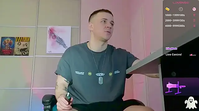 Snapshot of Ethan_and_mike chatting on 18, 11, 2025 Ethan and mike online show from 18, 11, 2025