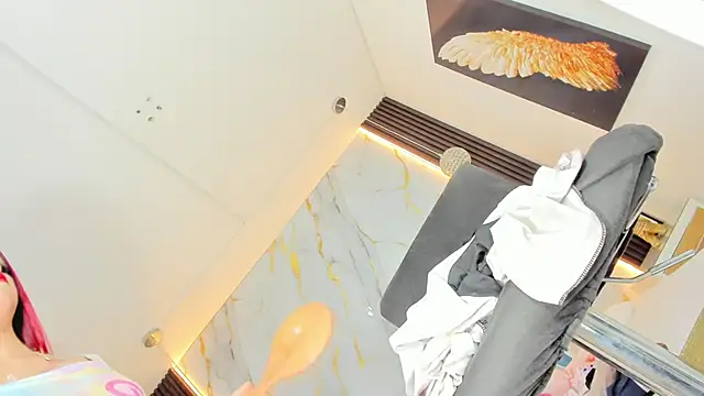 Snapshot of Tamara_18 chatting on 7, 11, 2025 Tamara 18 online show from 7, 11, 2025