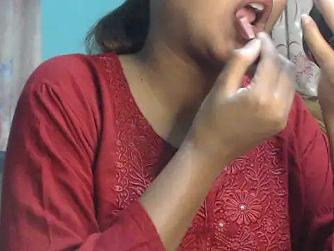 Snapshot of NancyRuvi chatting on 8, 10, 2025 NancyRuvi online show from 8, 10, 2025