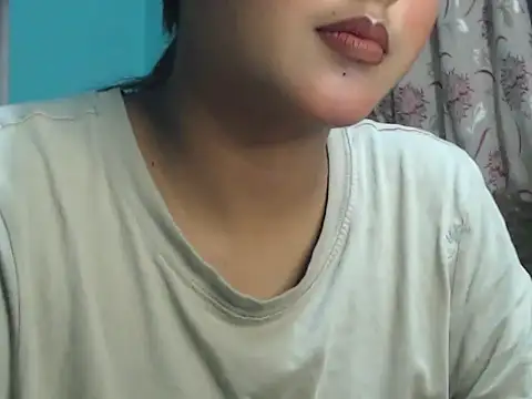 Snapshot of NancyRuvi chatting on 13, 10, 2025 NancyRuvi online show from 13, 10, 2025