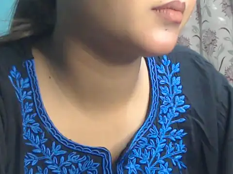 Snapshot of NancyRuvi chatting on 9, 11, 2025 NancyRuvi online show from 9, 11, 2025