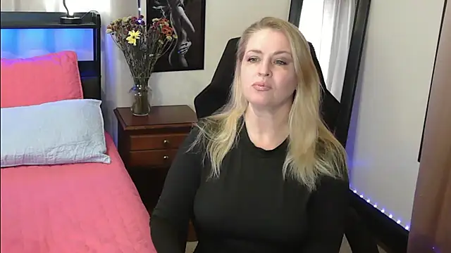 HollieBim online show from 5, 12, 2024