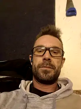 Snapshot of Mick8711 chatting on 19, 12, 2025 Mick8711 online show from 19, 12, 2025