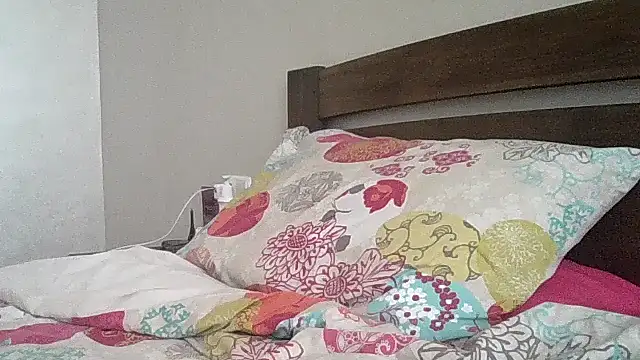 JulianaGold1 online show from 10, 9, 2025