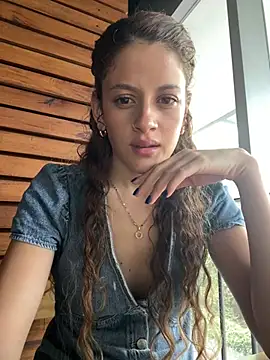 alana15 online show from 25, 1, 2025