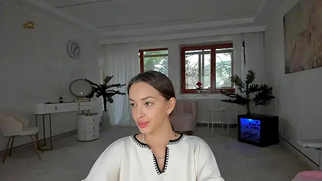 TiffanyHouston  online show from 7, 12, 2024