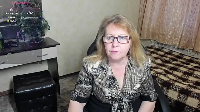 Snapshot of Frau_Marta chatting on 12, 1, 2025 Frau Marta online show from 12, 1, 2025