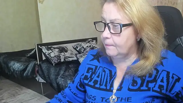 Snapshot of Frau_Marta chatting on 18, 10, 2025 Frau Marta online show from 18, 10, 2025