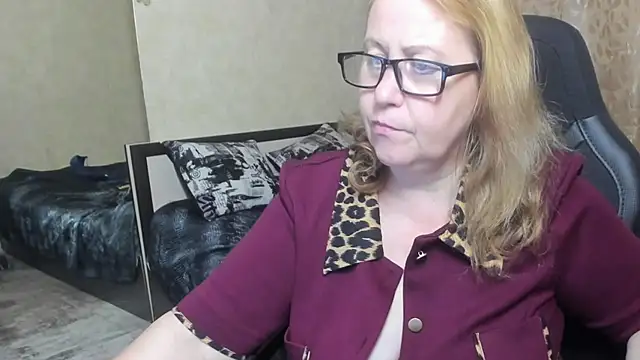 Snapshot of Frau_Marta chatting on 14, 11, 2025 Frau Marta online show from 14, 11, 2025