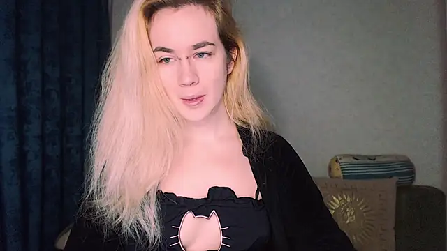 xxxcharismaaa online show from 4, 12, 2024
