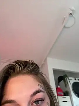 chloetease online show from 4, 12, 2024