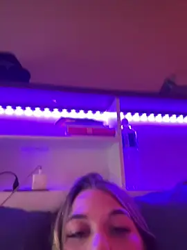 chloetease online show from 9, 3, 2025