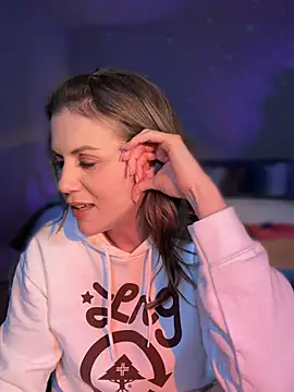 MaiseKnox online show from 7, 12, 2024