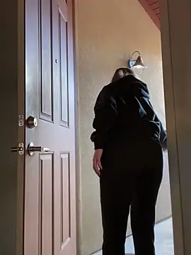 MaiseKnox online show from 7, 2, 2025