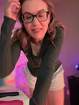 MaiseKnox online show from 6, 3, 2025