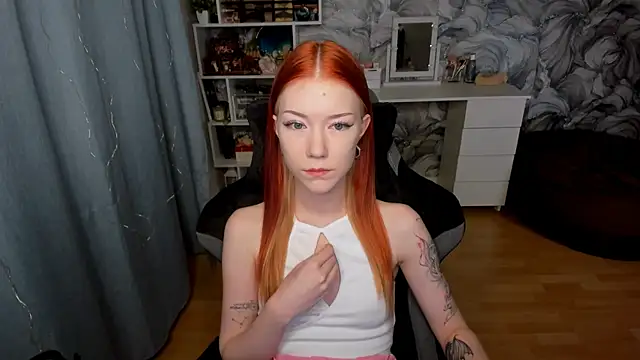 Snapshot of litl_Mia chatting on 15, 9, 2025 litl Mia online show from 15, 9, 2025