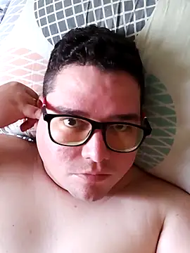 Snapshot of maikky_28 chatting on 19, 11, 2025 maikky 28 online show from 19, 11, 2025