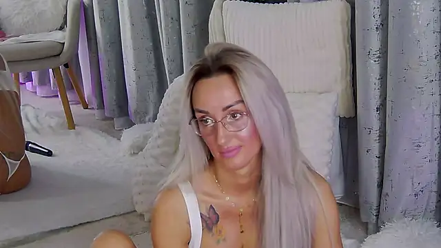 Snapshot of IsabelleEthan chatting on 2, 3, 2026 IsabelleEthan online show from 2, 3, 2026